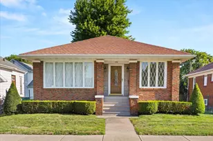126 W Elm St, Streator, IL 61364 - Photo 1