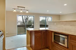 961 Cross Creek Dr N, Roselle, IL 60172 - Photo 11