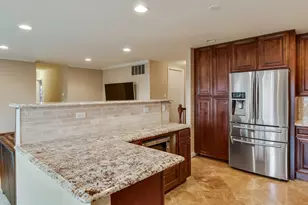 961 Cross Creek Dr N, Roselle, IL 60172 - Photo 9