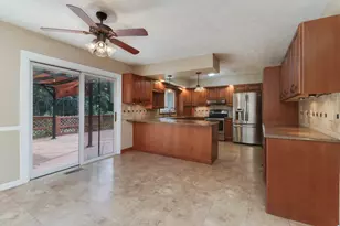 19356 Nottingham Dr, Bloomington, IL 61705 - Photo 7