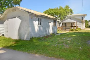 915 Illinois Ave, Ottawa, IL 61350 - Photo 3