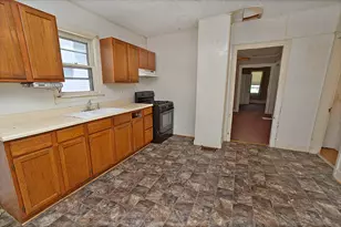 915 Illinois Ave, Ottawa, IL 61350 - Photo 5