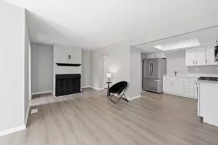 809 Bishop Ct, Schaumburg, IL 60194 - Photo 5