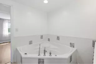 809 Bishop Ct, Schaumburg, IL 60194 - Photo 19
