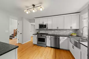 528 W Evergreen St, Wheaton, IL 60187 - Photo 9