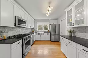 528 W Evergreen St, Wheaton, IL 60187 - Photo 7