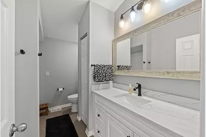 528 W Evergreen Street, Wheaton, IL 60187 - Photo 17
