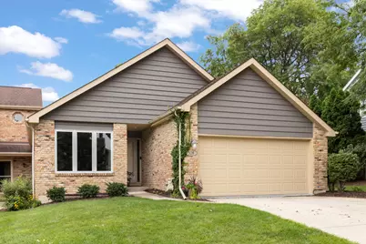 528 W Evergreen Street, Wheaton, IL 60187 - Photo 1