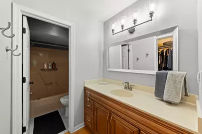 528 W Evergreen Street, Wheaton, IL 60187 - Photo 13