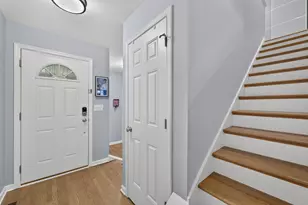 547 Bobby Ann Ct, Roselle, IL 60172 - Photo 9