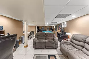 5747 S Meade Ave, Chicago, IL 60638 - Photo 23