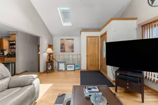 5747 S Meade Ave, Chicago, IL 60638 - Photo 11