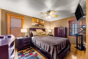 5747 S Meade Ave, Chicago, IL 60638 - Photo 17