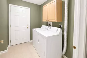 3131 Saganashkee Ln, Naperville, IL 60564 - Photo 17