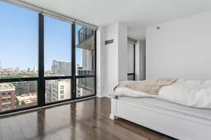 435 W Erie St, Chicago, IL 60654 - Photo 5
