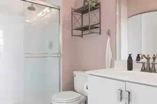 435 W Erie St, Chicago, IL 60654 - Photo 9