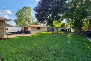 16254 S Dobson Ave, South Holland, IL 60473 - Photo 7