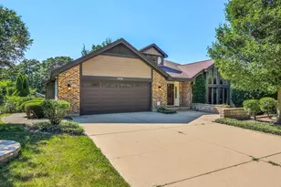 305 N Dale Ave, McHenry, IL 60050 - Photo 3