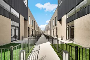 6218 S Woodlawn Ave, Chicago, IL 60637 - Photo 1