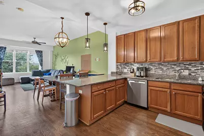 2510 W Irving Park Road #303, Chicago, IL 60618 - Photo 7