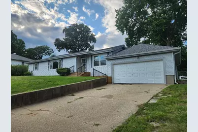 914 Oakleaf Avenue, McHenry, IL 60051 - Photo 1