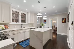 222 E Chestnut St, Chicago, IL 60611 - Photo 17