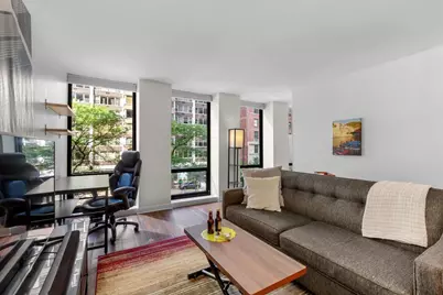 260 E Chestnut Street #303, Chicago, IL 60611 - Photo 5