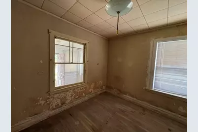 5500 W Warwick Avenue, Chicago, IL 60641 - Photo 7