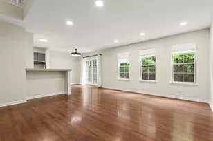 360 Golfview Ct, Bloomingdale, IL 60108 - Photo 5