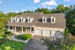750 Fox Run Dr, Geneva, IL 60134 - Photo 1