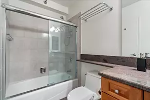 512 N McClurg Ct, Chicago, IL 60611 - Photo 17