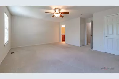 790 Oak Hollow Road, Crystal Lake, IL 60014 - Photo 13