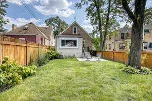 2850 W Chase Ave, Chicago, IL 60645 - Photo 23