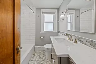 2850 W Chase Ave, Chicago, IL 60645 - Photo 11