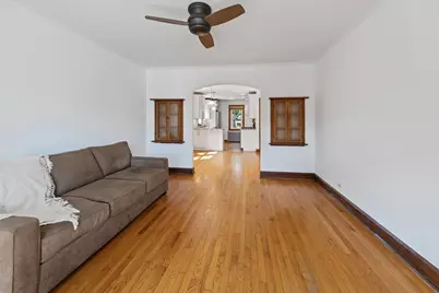 2850 W Chase Avenue, Chicago, IL 60645 - Photo 3