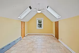 2850 W Chase Ave, Chicago, IL 60645 - Photo 17
