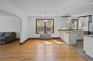 2850 W Chase Ave, Chicago, IL 60645 - Photo 5
