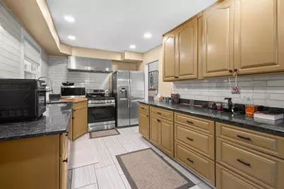 1015 S Leslie Lane, Villa Park, IL 60181 - Photo 7