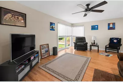 1015 S Leslie Lane, Villa Park, IL 60181 - Photo 3