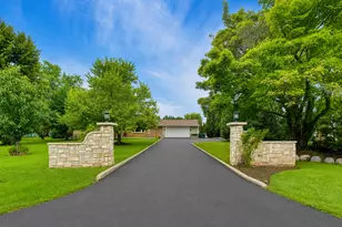 2940 Valley View Rd, Gurnee, IL 60031 - Photo 1