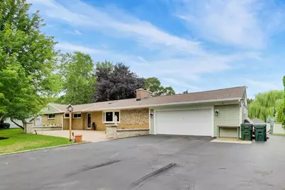 2940 Valley View Road, Gurnee, IL 60031 - Photo 5