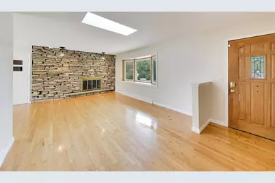 2940 Valley View Road, Gurnee, IL 60031 - Photo 11