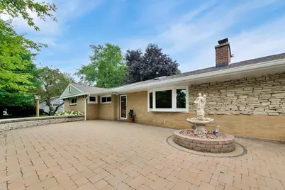 2940 Valley View Road, Gurnee, IL 60031 - Photo 9