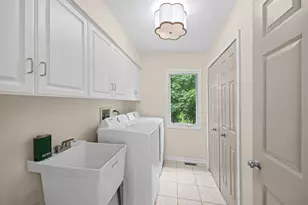 211 Millcreek Ln, Naperville, IL 60540 - Photo 13