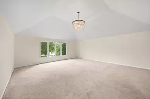211 Millcreek Ln, Naperville, IL 60540 - Photo 15