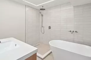 7930 S Kenwood Ave, Chicago, IL 60619 - Photo 23
