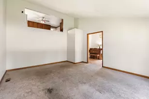 239 Oxford Ct, Bloomingdale, IL 60108 - Photo 5