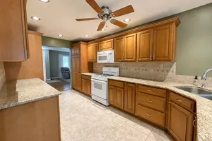 1235 Grandview Ave, Lockport, IL 60441 - Photo 13