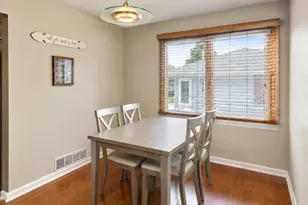 1235 Grandview Ave, Lockport, IL 60441 - Photo 9