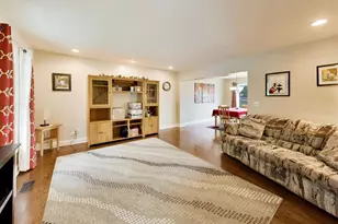 639 N Newkirk Ln, Palatine, IL 60074 - Photo 7